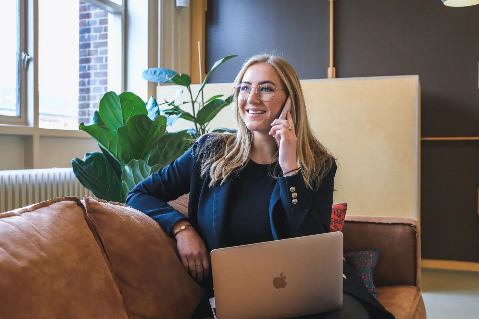 6 tips to impress candidates on a first-round phone screen