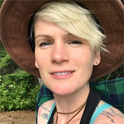 Headshot of Daisy Woods